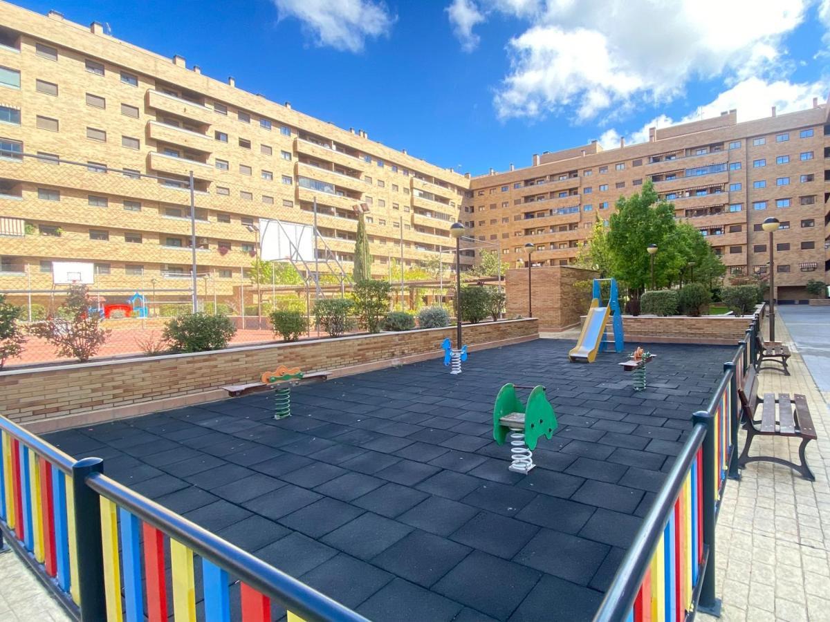 דירות Aires De Toledo-Parque Warner Y Madrid En Familia מראה חיצוני תמונה