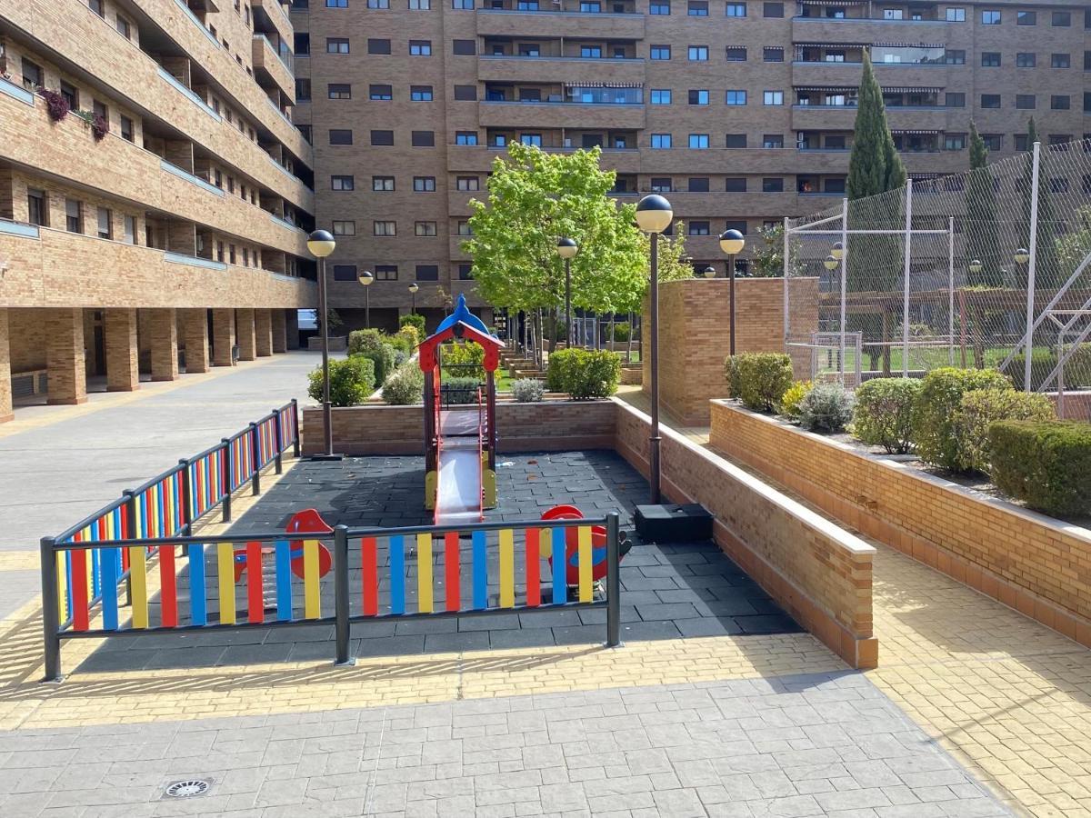 דירות Aires De Toledo-Parque Warner Y Madrid En Familia מראה חיצוני תמונה