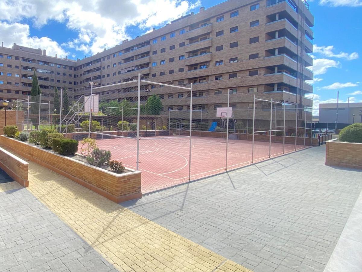 דירות Aires De Toledo-Parque Warner Y Madrid En Familia מראה חיצוני תמונה